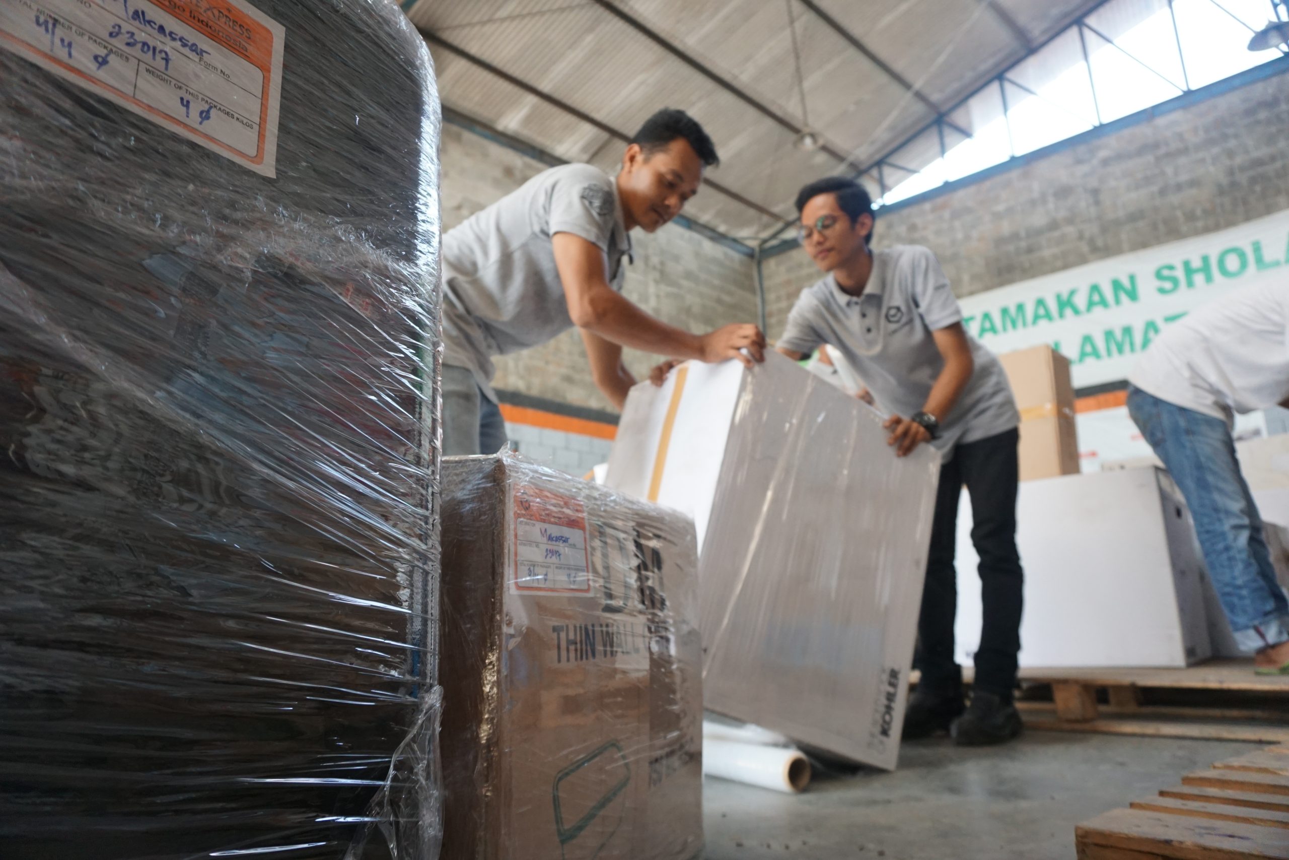 Jasa Cargo Bandung ke Makassar